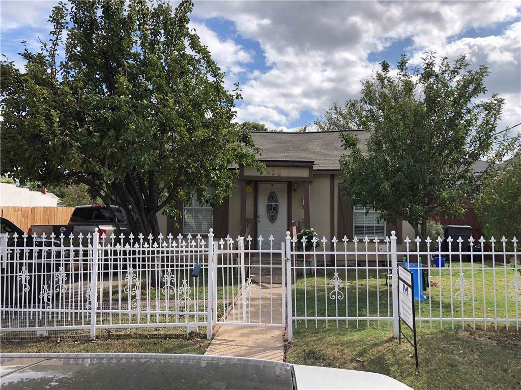426 7th Street - Photo 1