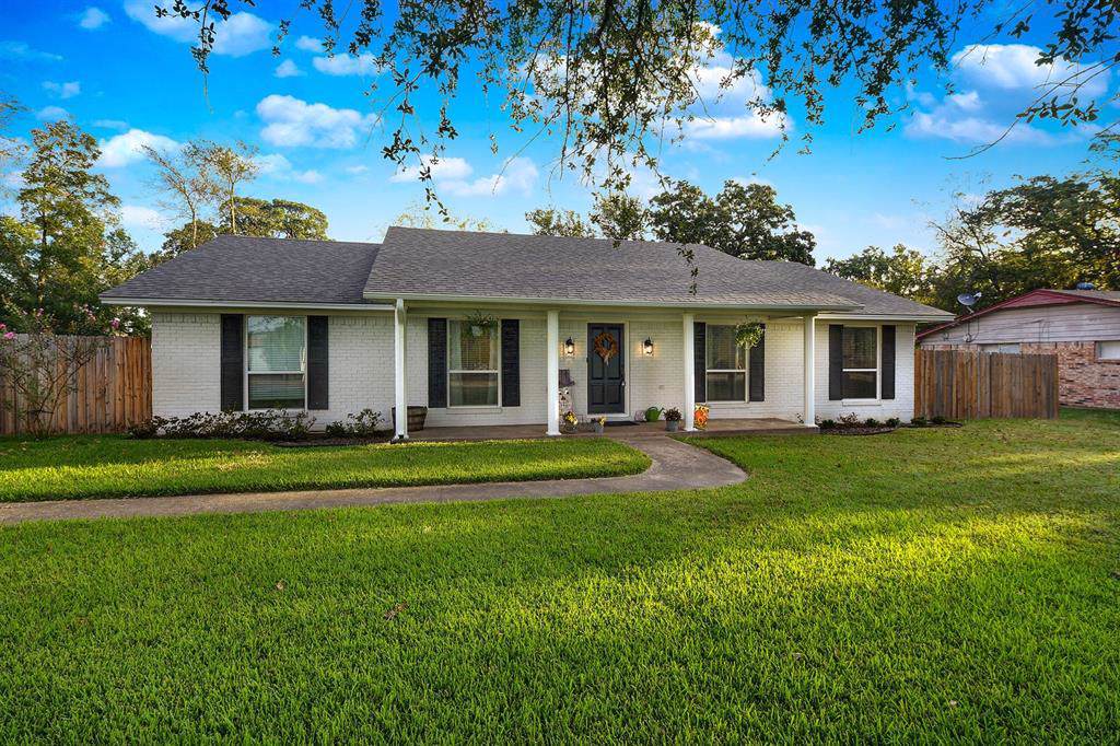 1519 College Street - Photo 1