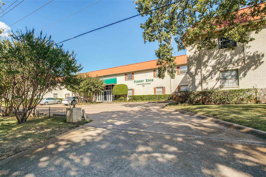 1401 Forest Edge Drive - Photo 1