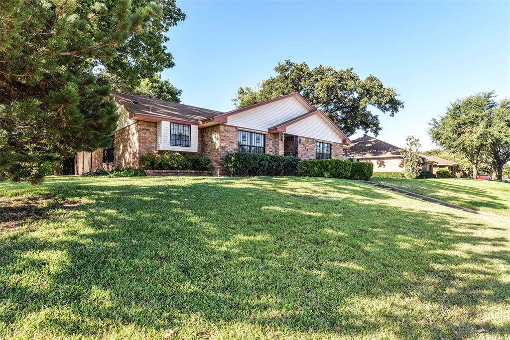 225 Manana Drive - Photo 1