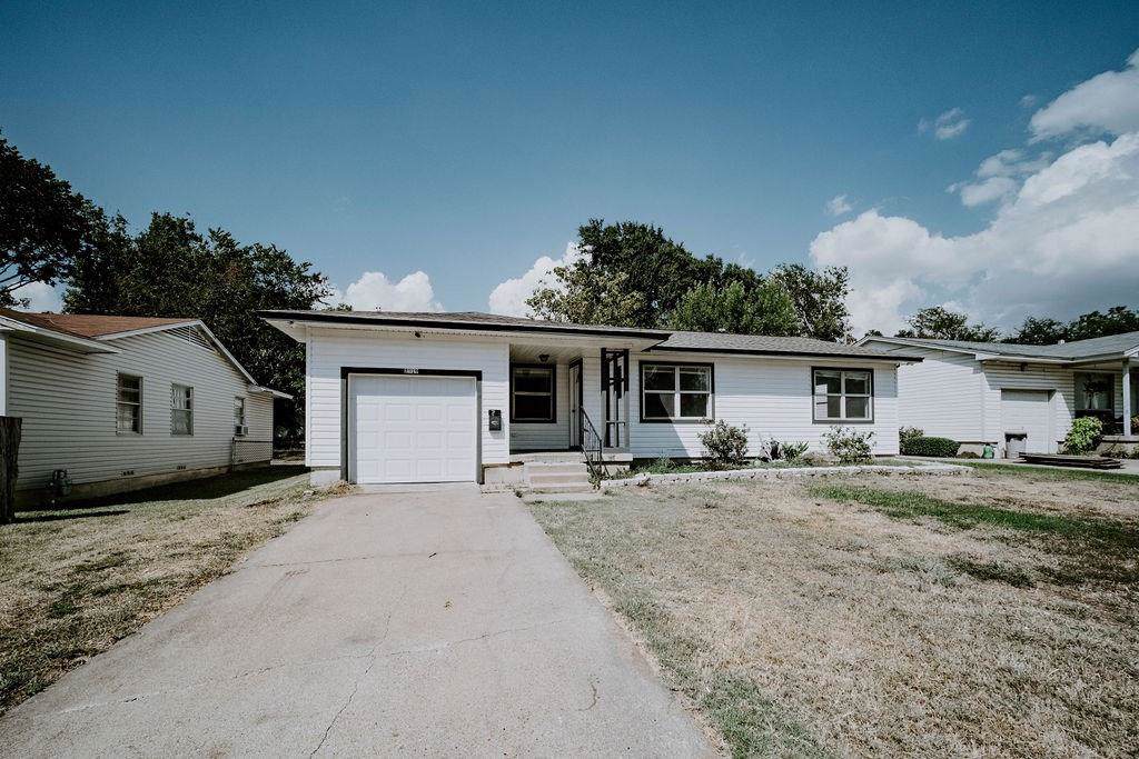 2319 Cartwright Street - Photo 1