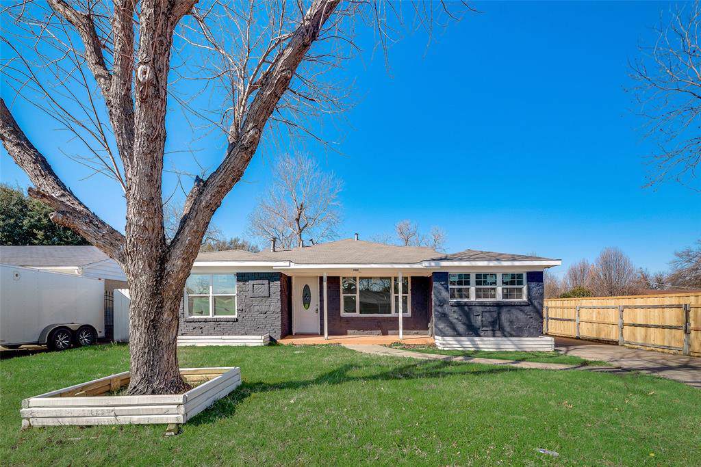949 Banks Street - Photo 1