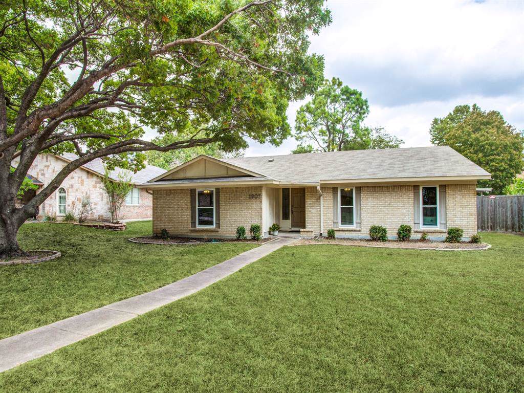 1907 Blake Drive - Photo 1