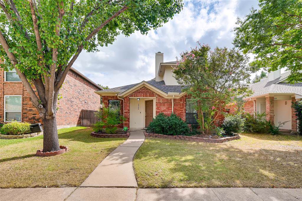 2922 Hunters Point Lane - Photo 1