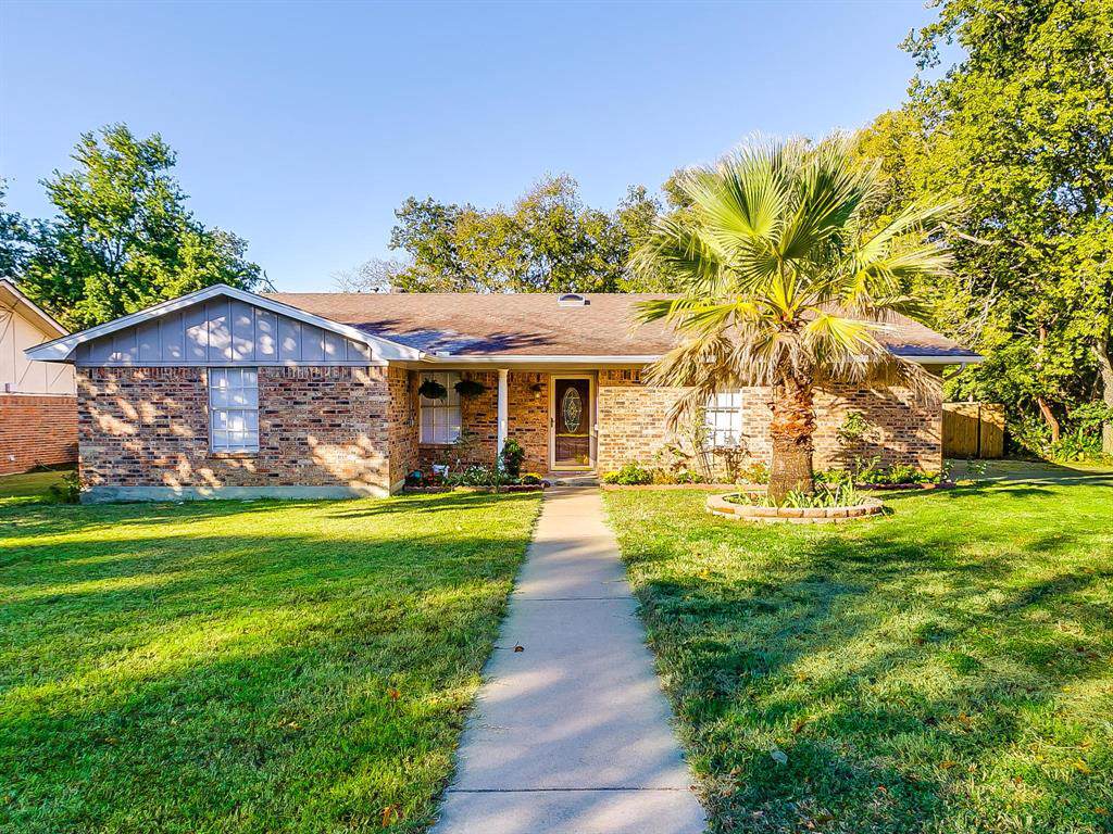 404 Sunset Drive - Photo 1