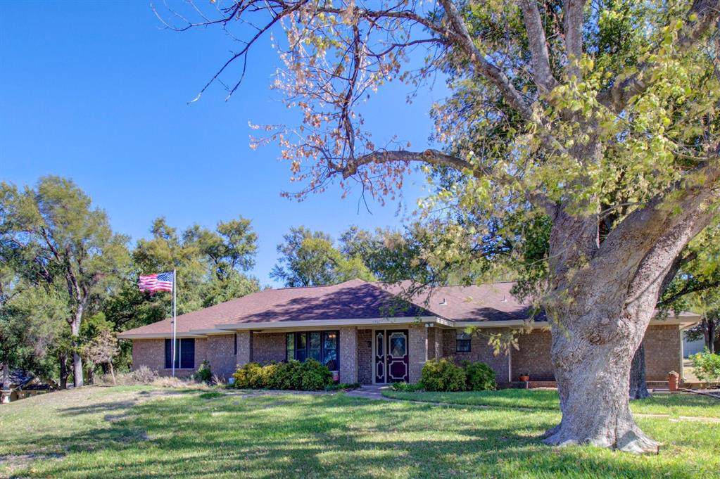 3301 Scenic Loop - Photo 1