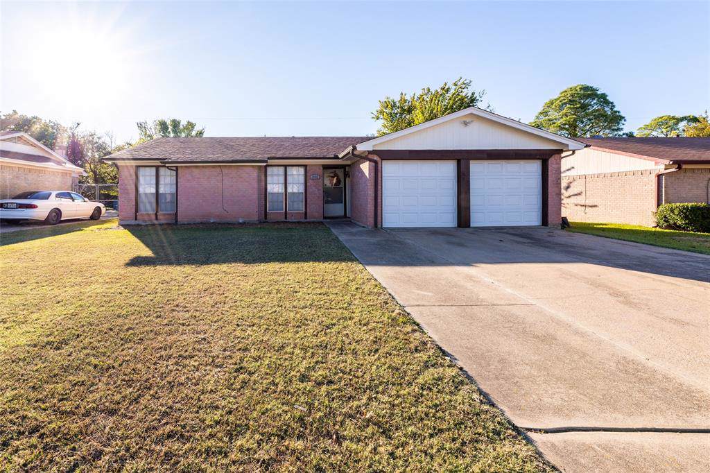 1524 Warren Lane - Photo 1