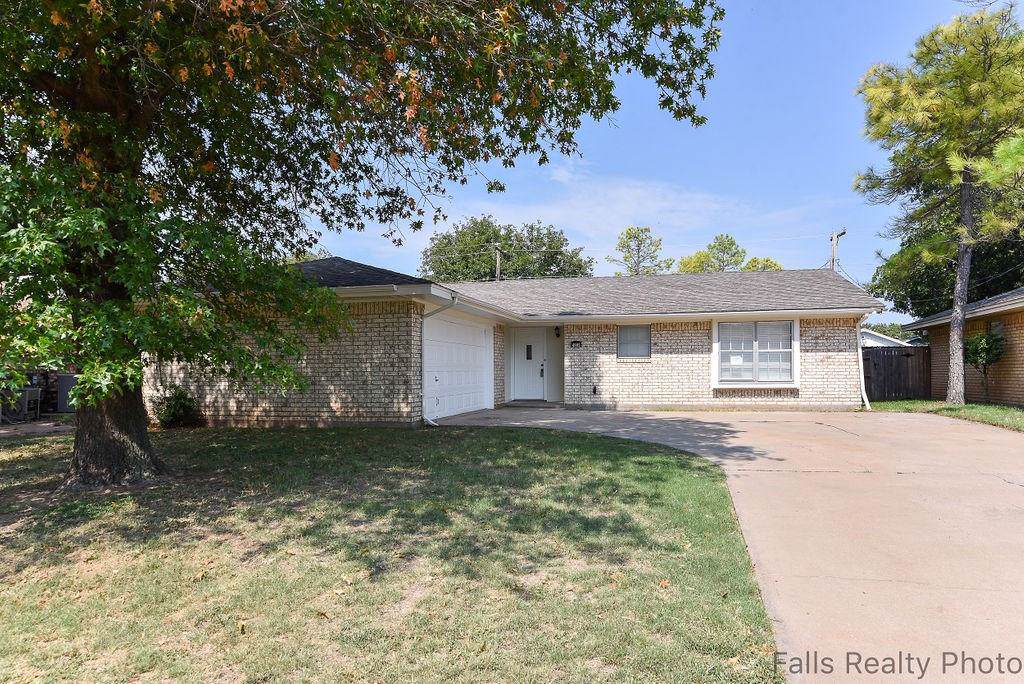 4905 Rockpoint Street - Photo 1