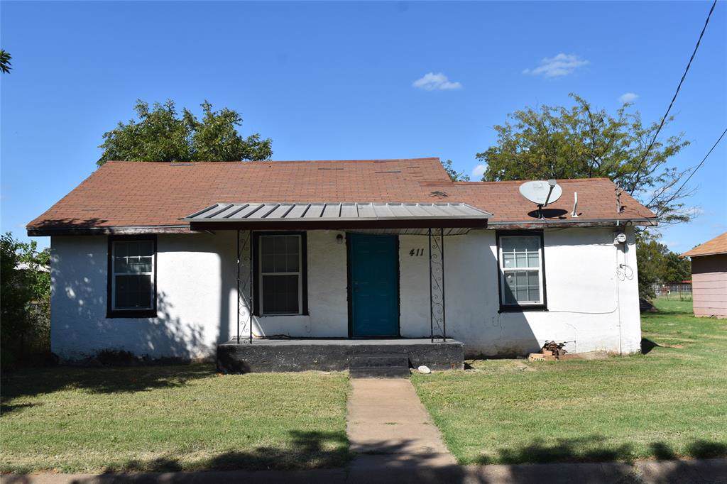 411 Pecan Street - Photo 1