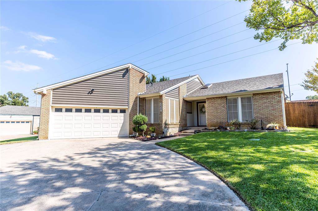 2807 Hedgeway Drive - Photo 1