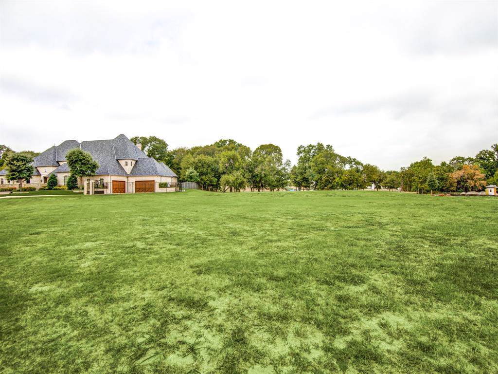 501 Lakeway Drive - Photo 1