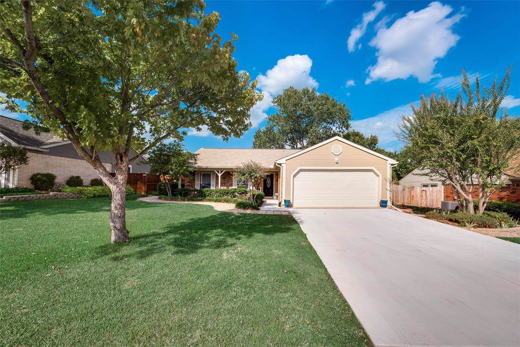 831 Heather Wood Drive - Photo 1