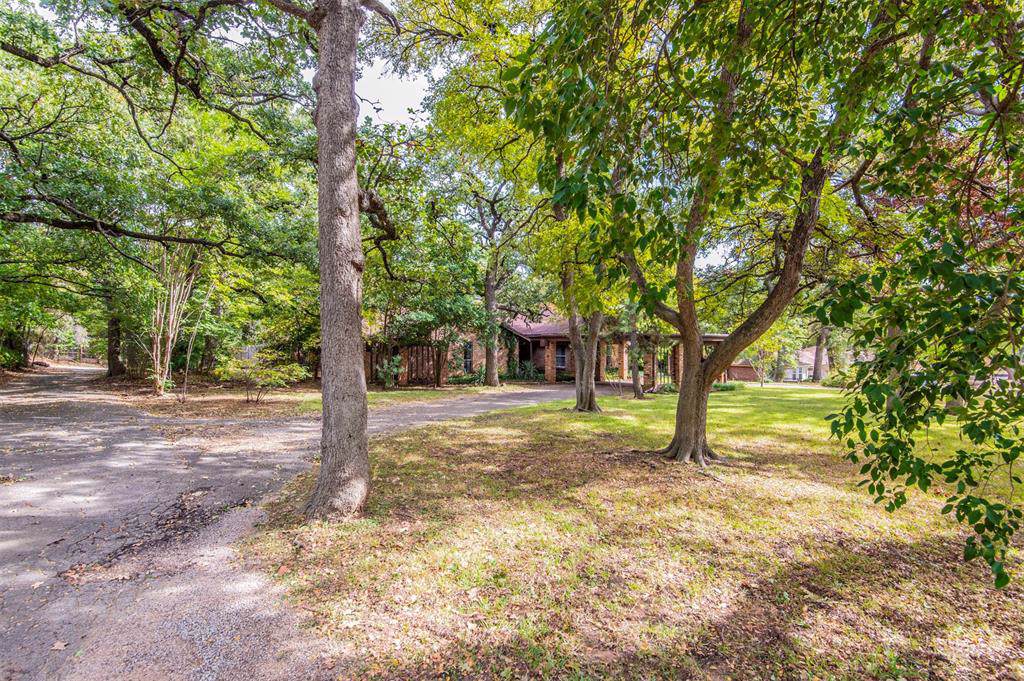 2310 Ingleside Drive - Photo 1