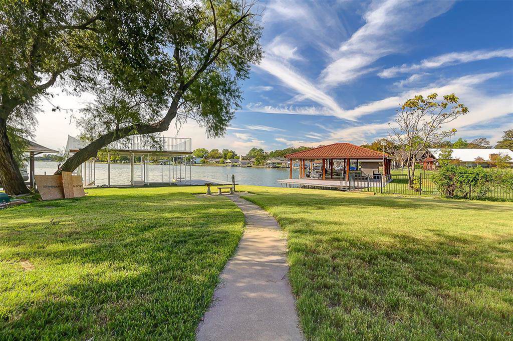 103 Sarsi Cove - Photo 1