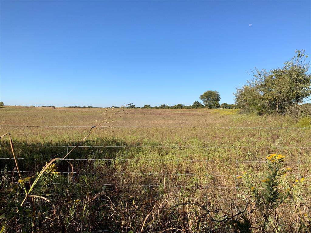 10 Cr 1102 - Photo 1