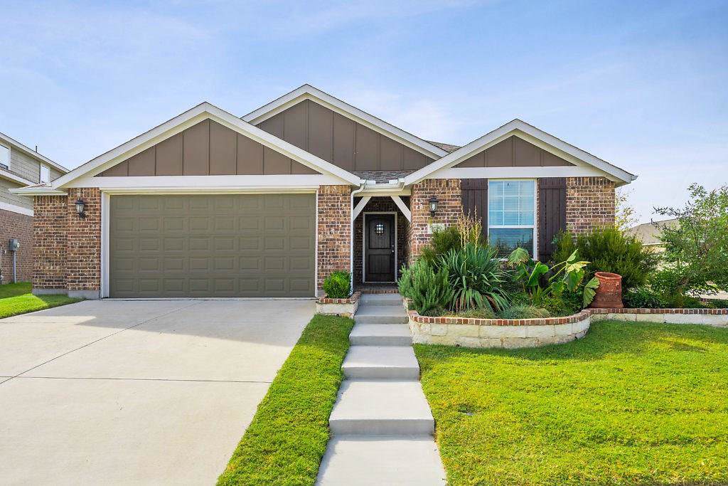1725 6th Street - Photo 1