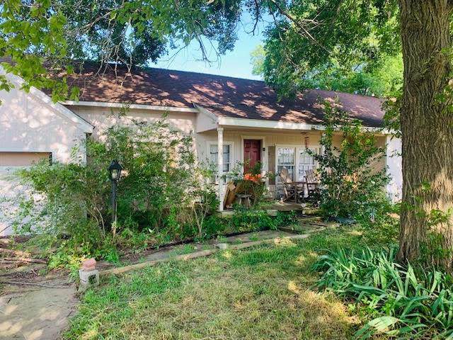 1114 Oak Street - Photo 1