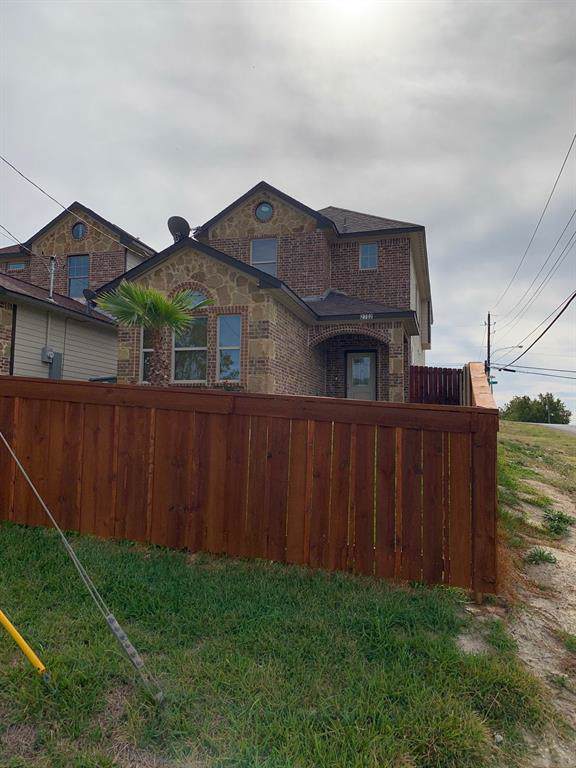 2708 Camel Court - Photo 1