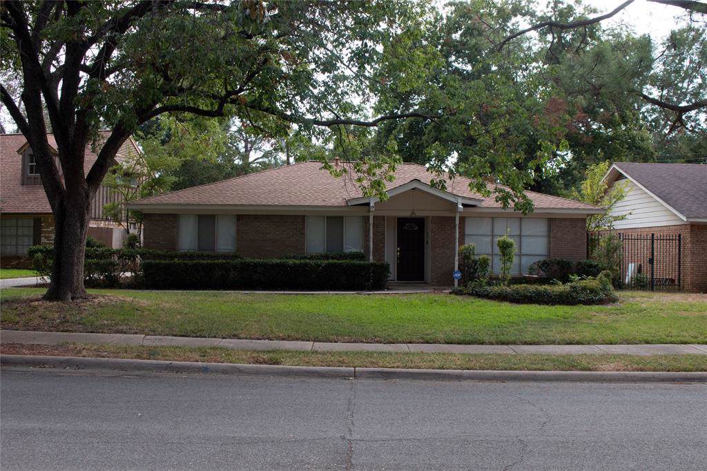 902 Glenview Drive - Photo 1