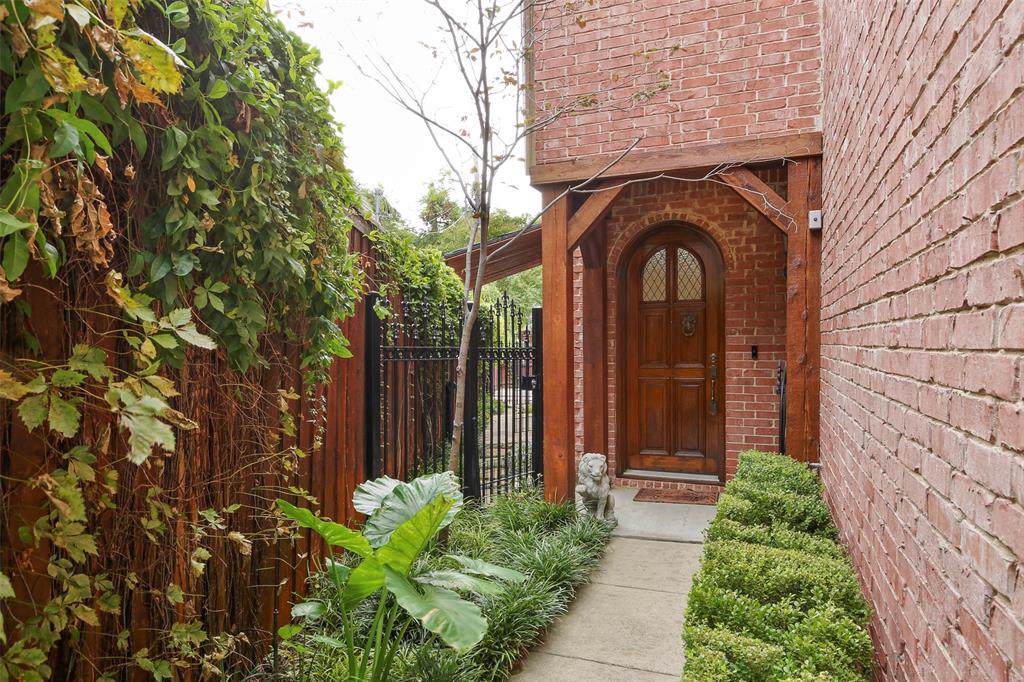 5106 Vanderbilt Avenue - Photo 1