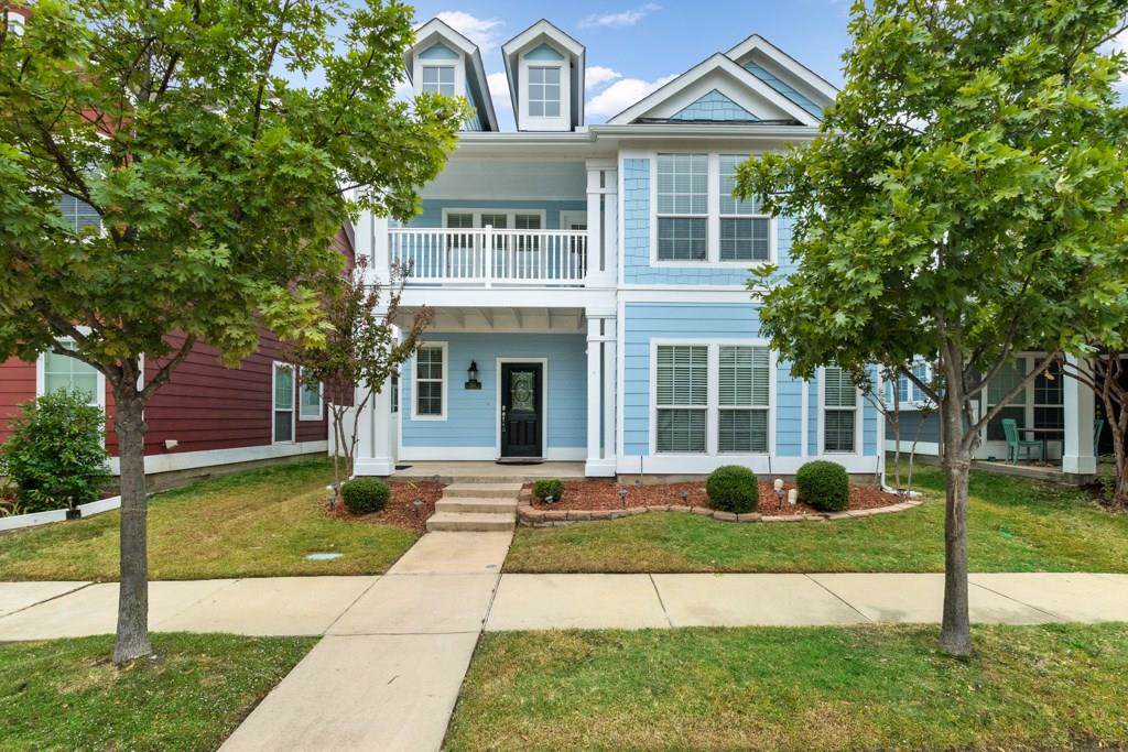 1613 Sycamore Street - Photo 1