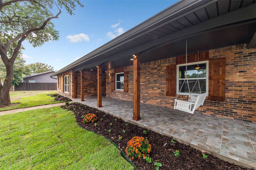 3915 Crown Shore Drive - Photo 1