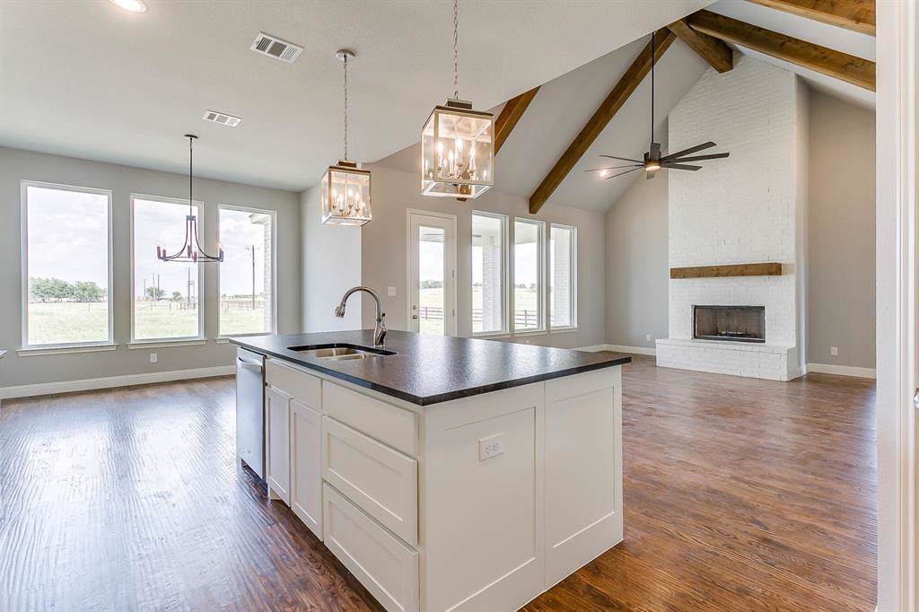 235 Columbia Court - Photo 1