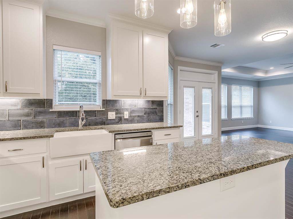 1701 Summit Drive - Photo 1