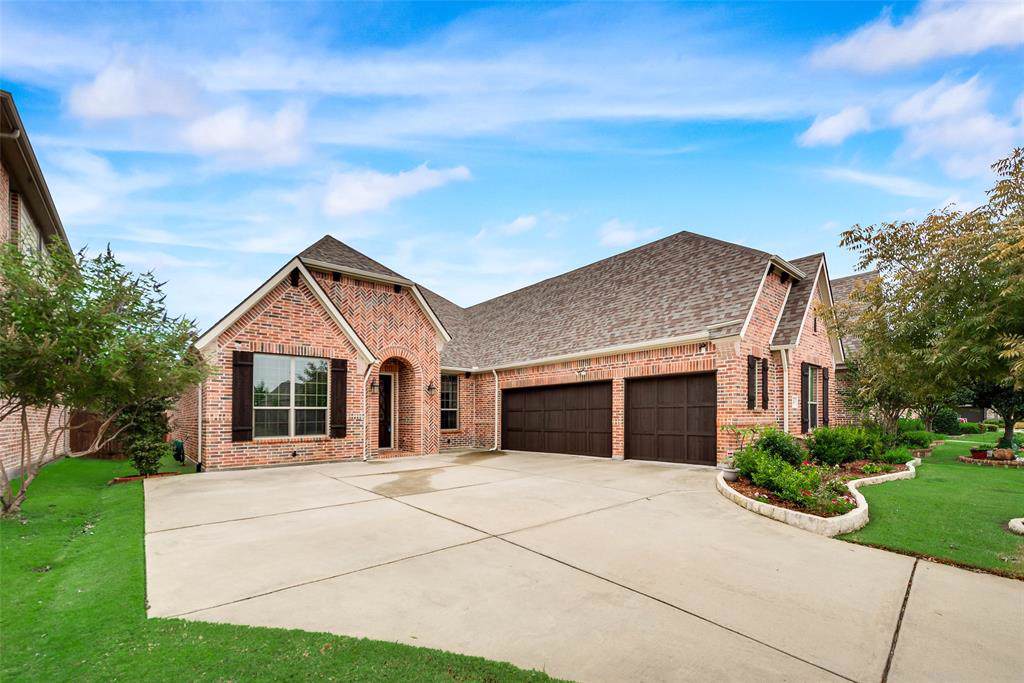 109 Crestbrook Drive - Photo 1