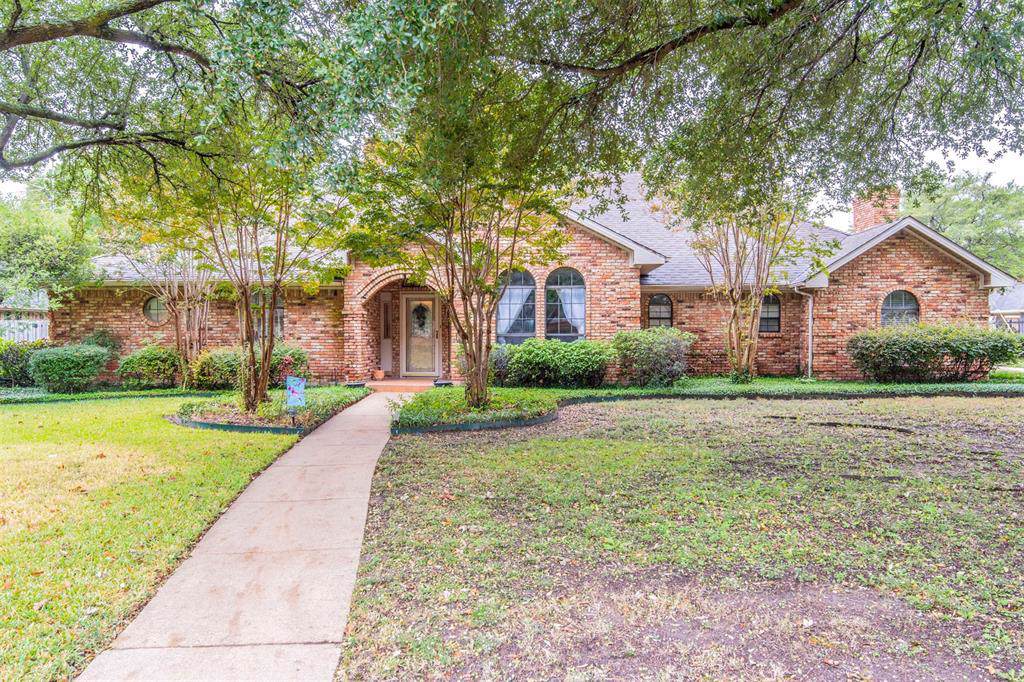231 Manor Way - Photo 1
