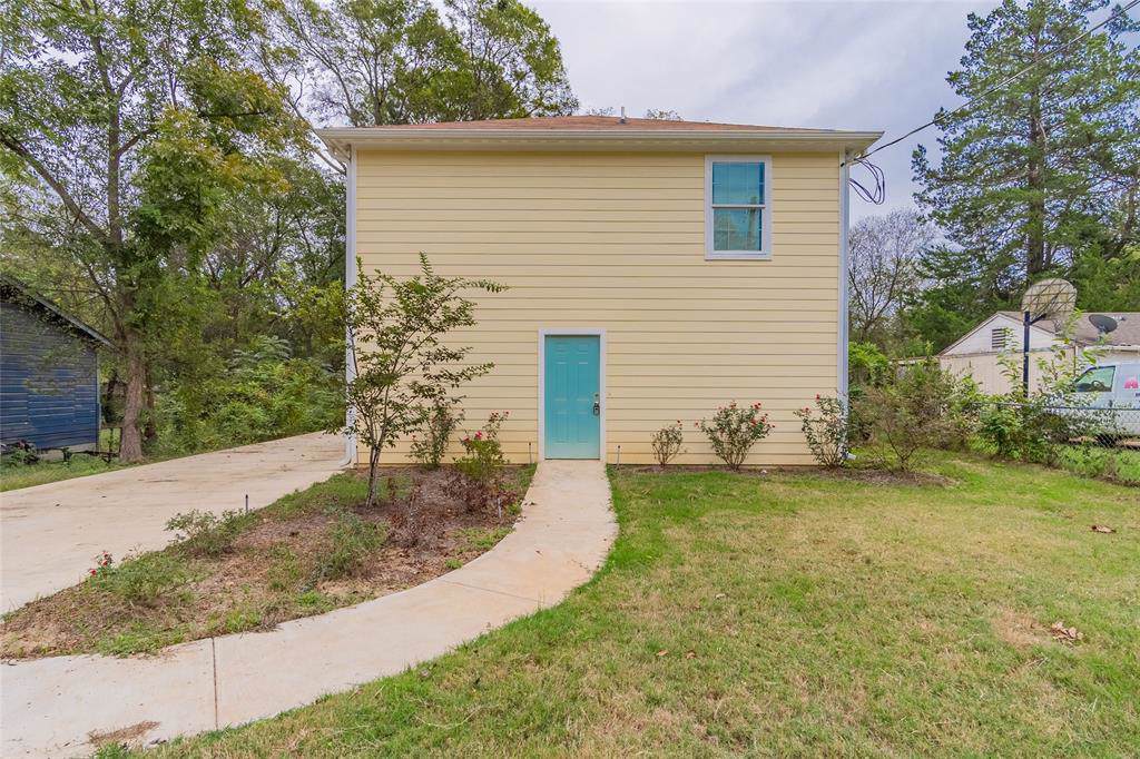406 Bogie Street - Photo 1