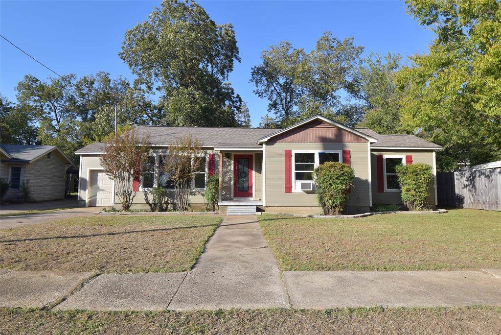 1009 Walnut Street - Photo 1