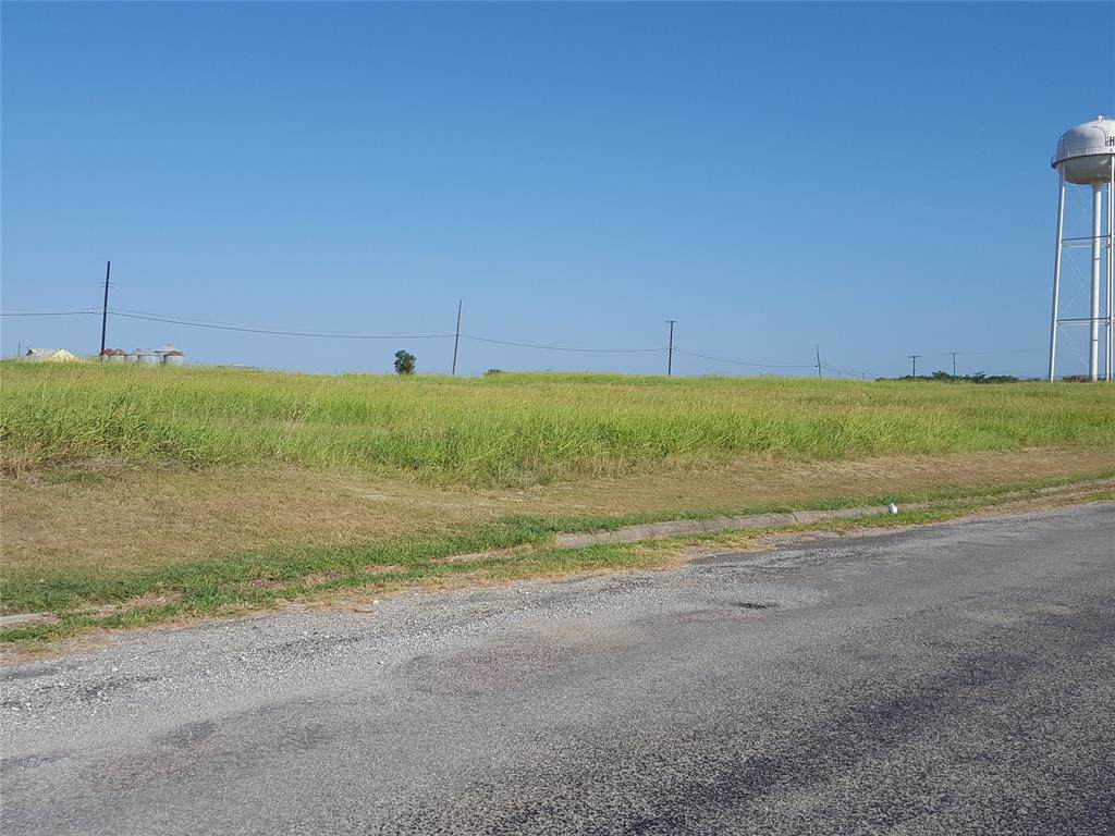 3.958 Western Hills Drive - Photo 1