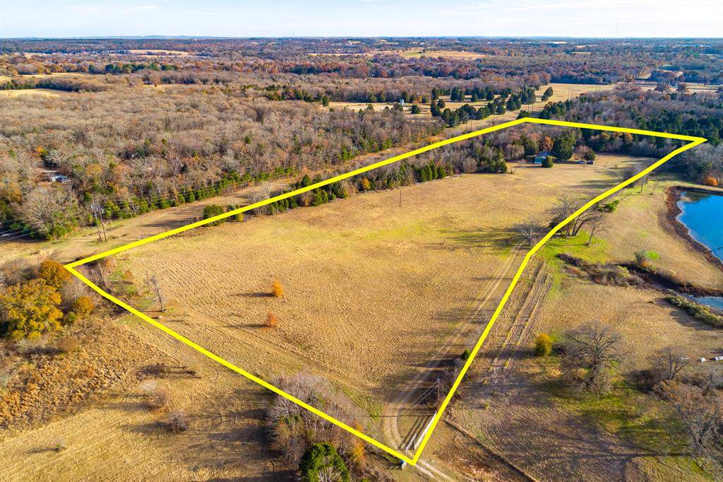 900 Private Road 7705 - Photo 1