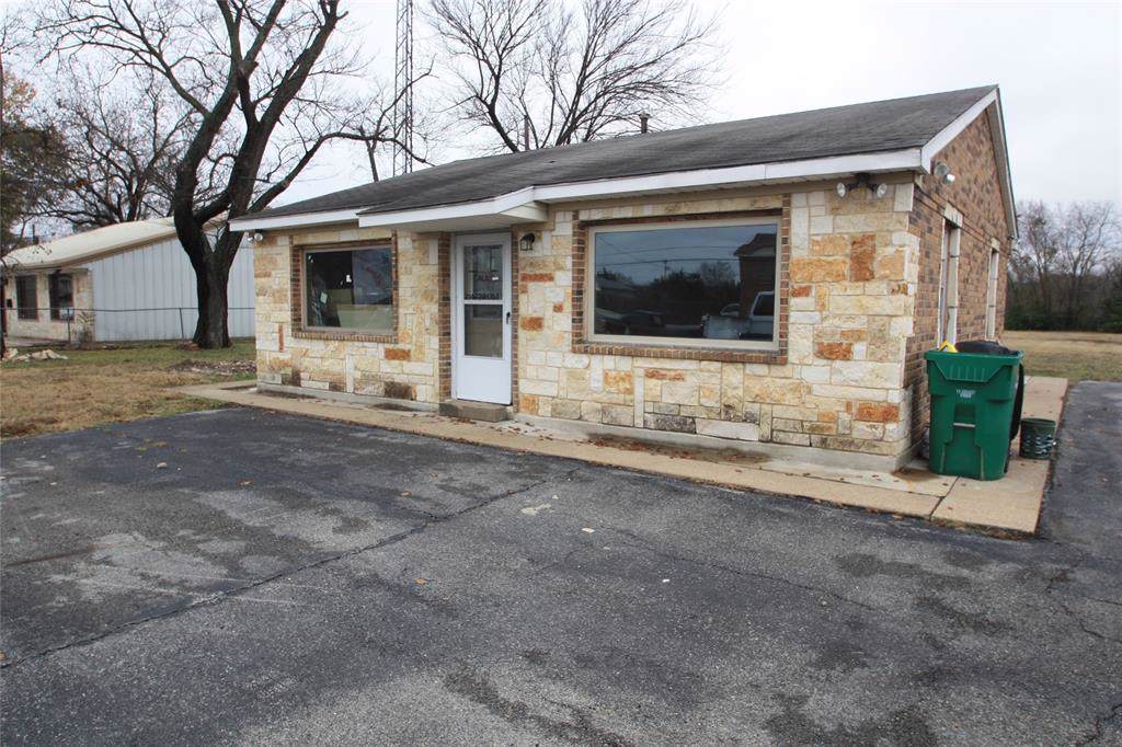1107 Moore Avenue - Photo 1