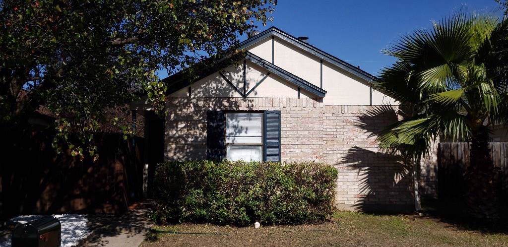2315 Markland Street - Photo 1