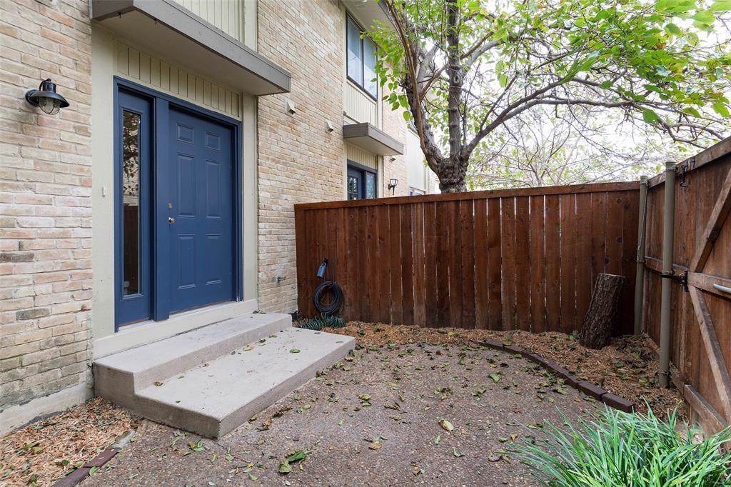 2636 Custer Parkway - Photo 1