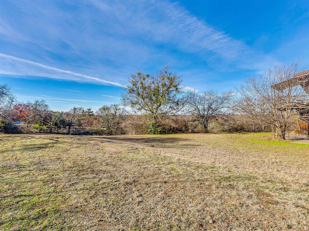 108 Robin Avenue - Photo 1