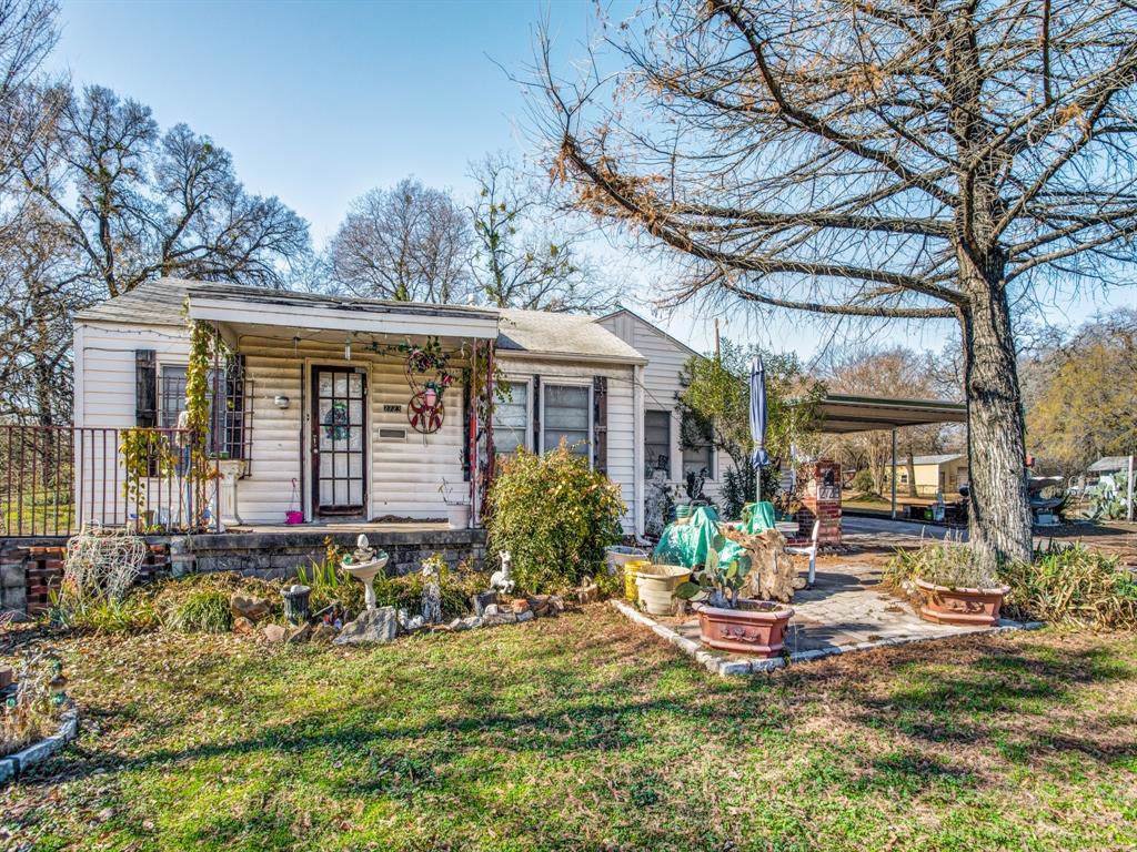 2723 Carson Street - Photo 1