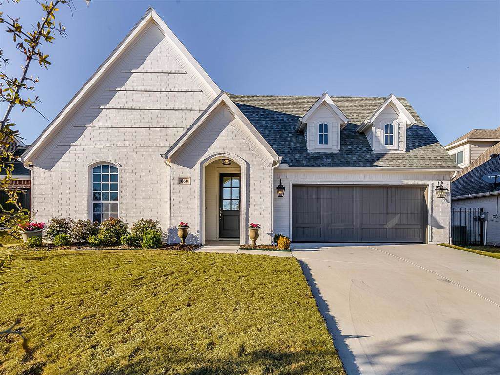 660 Lookout Point Avenue - Photo 1