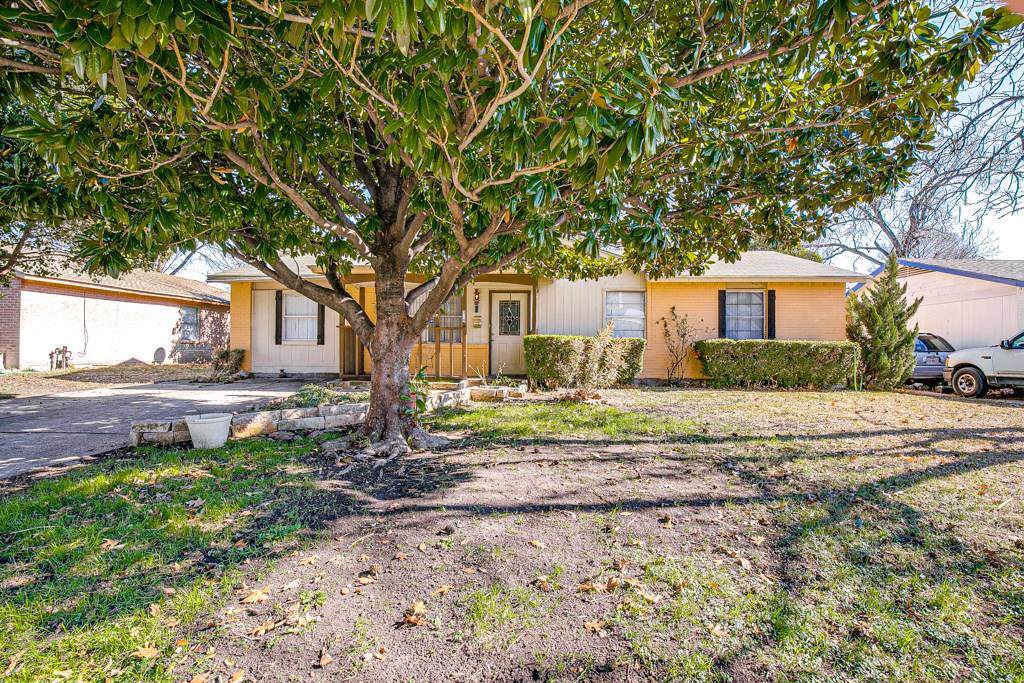 314 Oxford Drive - Photo 1