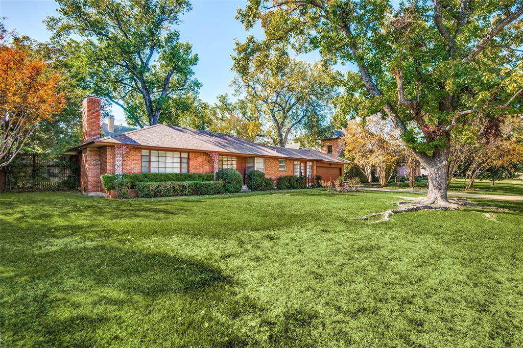 6814 Lakehurst Avenue - Photo 1