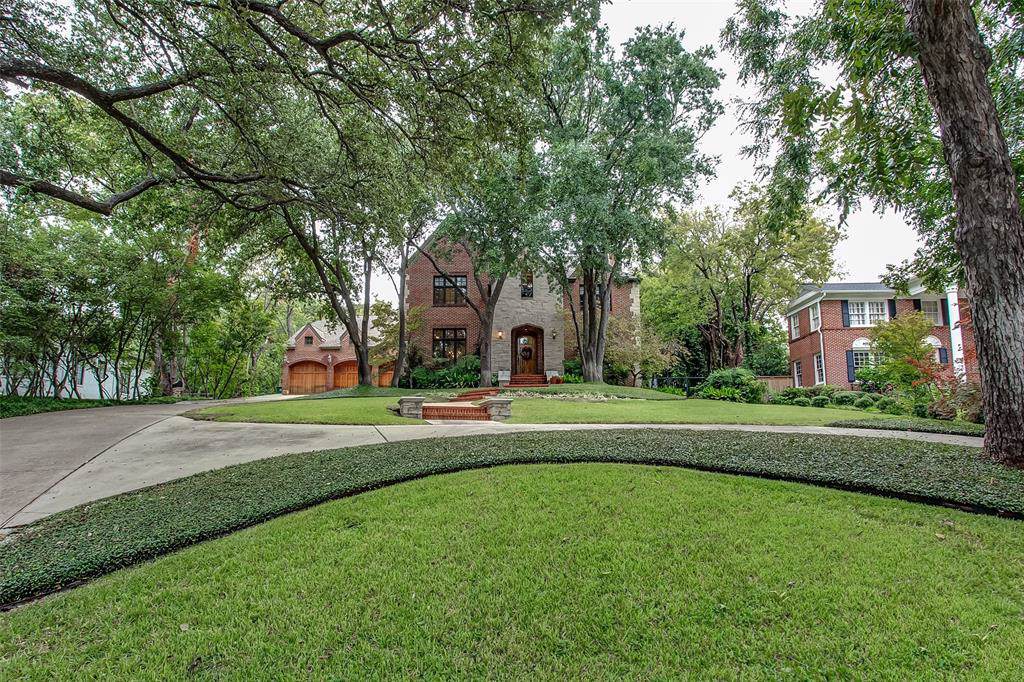 2617 Colonial Parkway - Photo 1