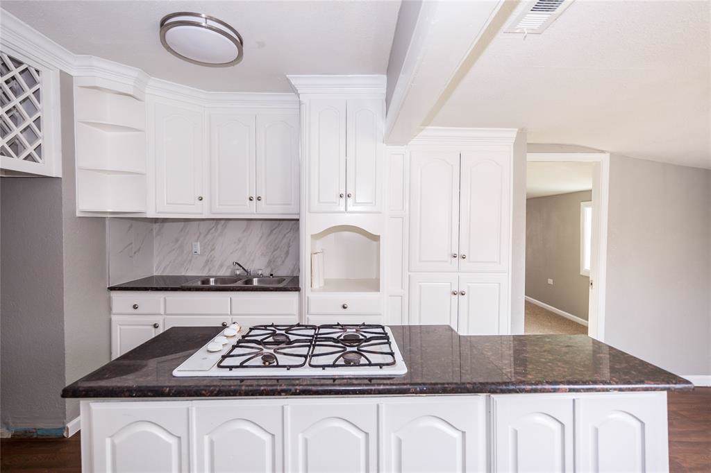 637 12th Street - Photo 1