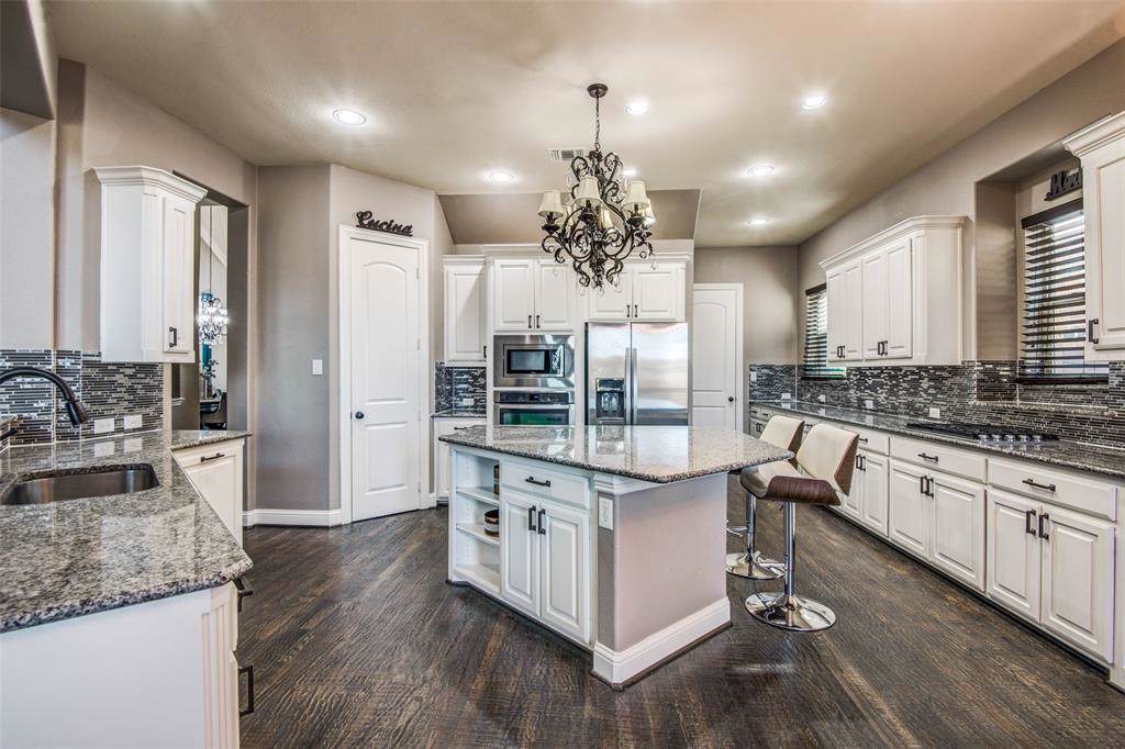 8236 Lindsay Gardens - Photo 1