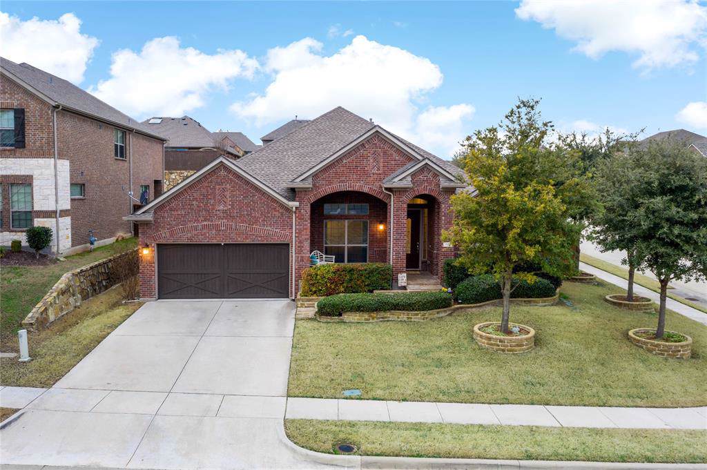 513 Oak Point Drive - Photo 1