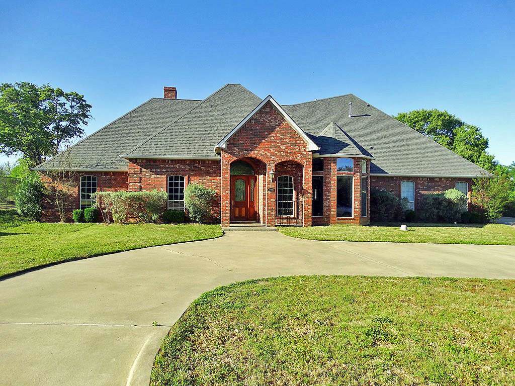 599 Country Club Circle - Photo 1