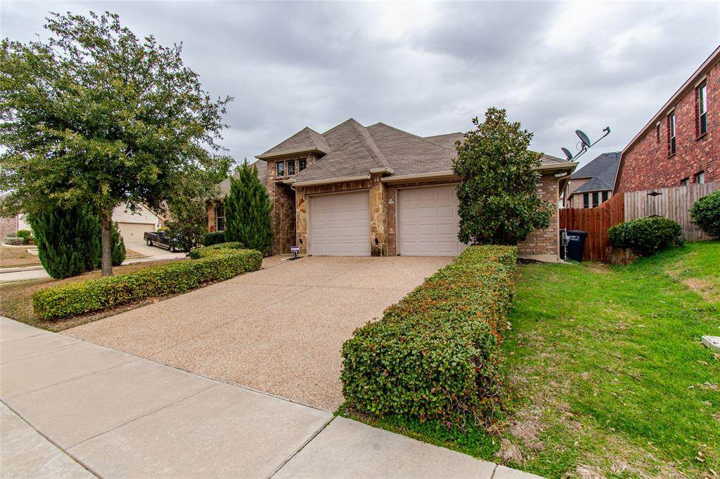 8613 Hornbeam Drive - Photo 1