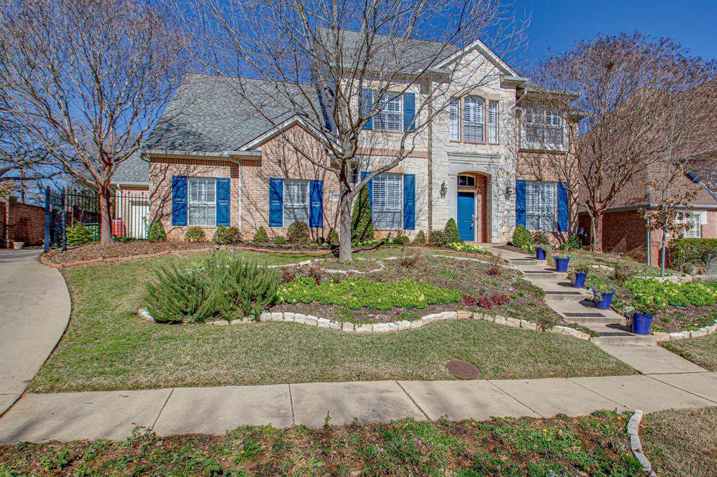 2904 High Oaks Drive - Photo 1