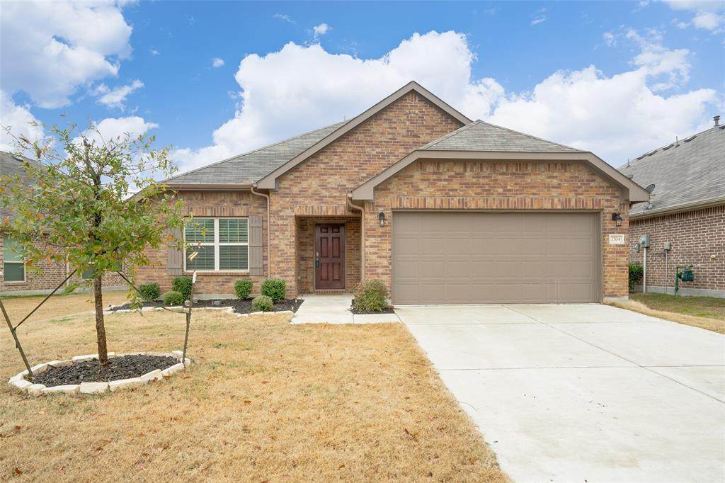 2704 Castle Creek Drive - Photo 1